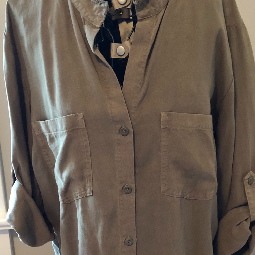 Cloth and Stone button up tunic size medium